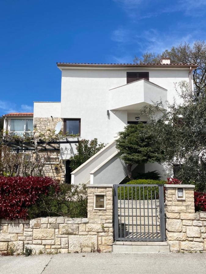 Apartments Lodra Pula Exterior photo
