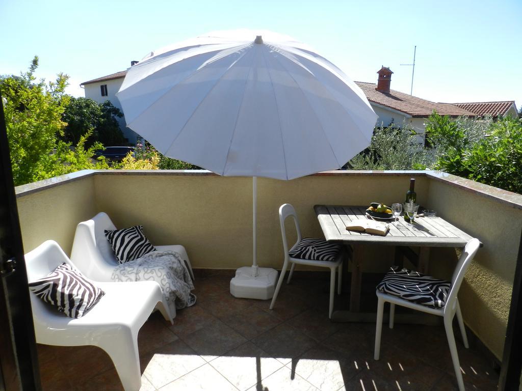 Apartments Lodra Pula Exterior photo