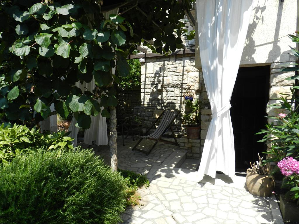 Apartments Lodra Pula Exterior photo