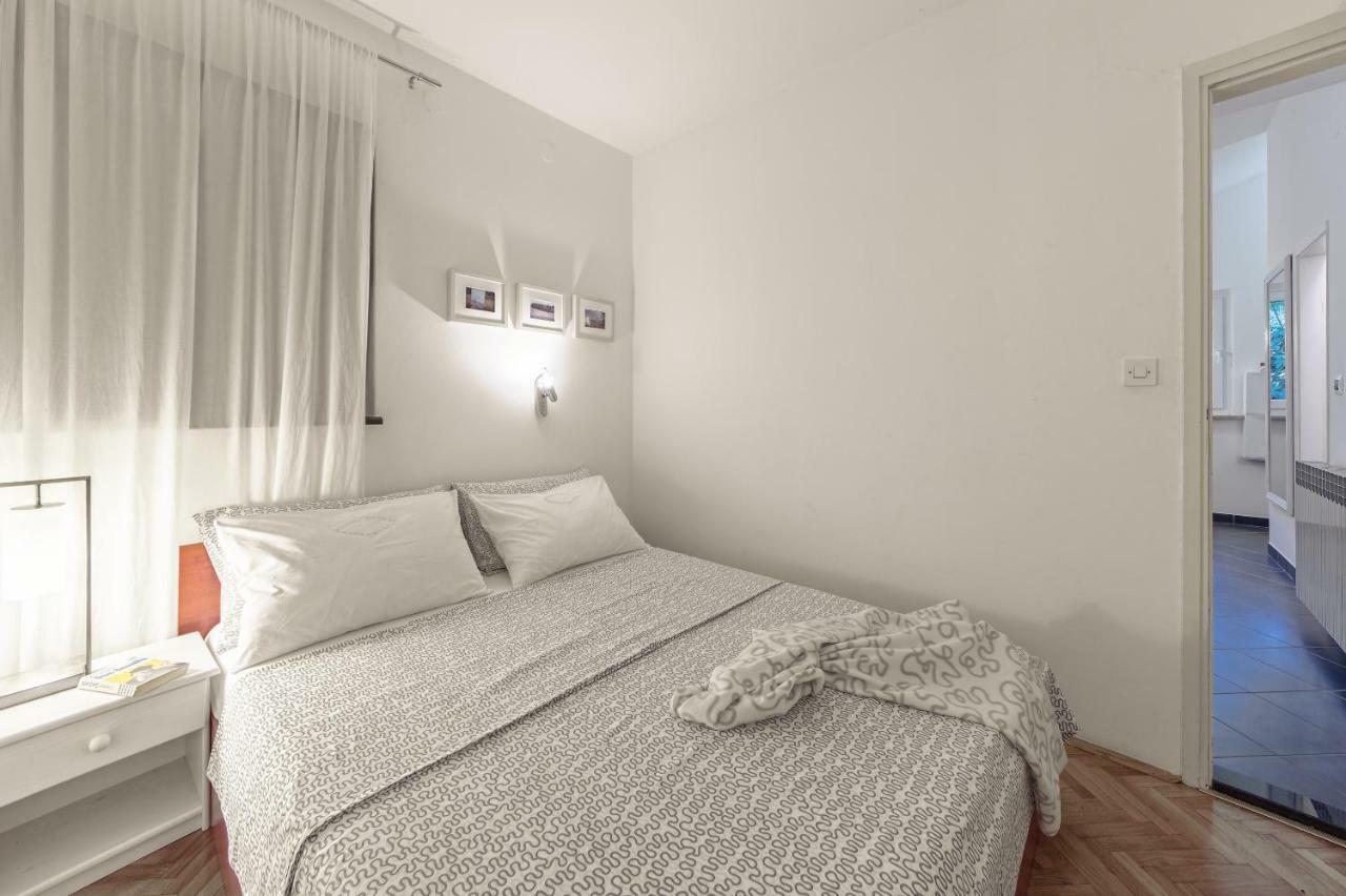 Apartments Lodra Pula Exterior photo