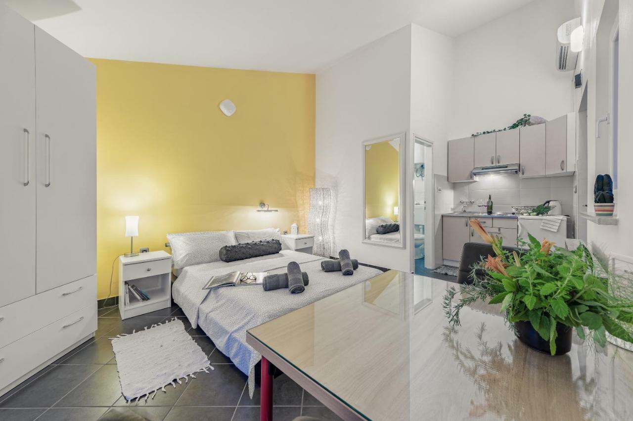 Apartments Lodra Pula Exterior photo